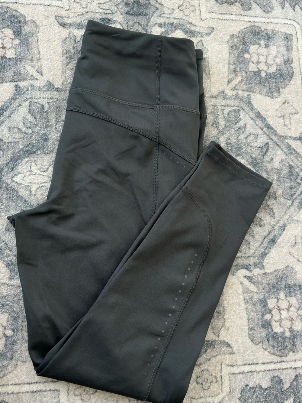 Mondetta NWT Women’s Cropped Legging Size Large Gray